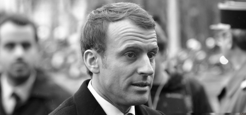 Macron portrait noir et blanc Tetiere